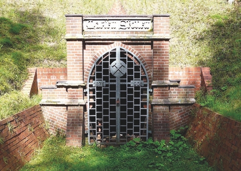  Brick, Architecture, Building, Outdoors, Shelter, Arch, Gate, Dungeon