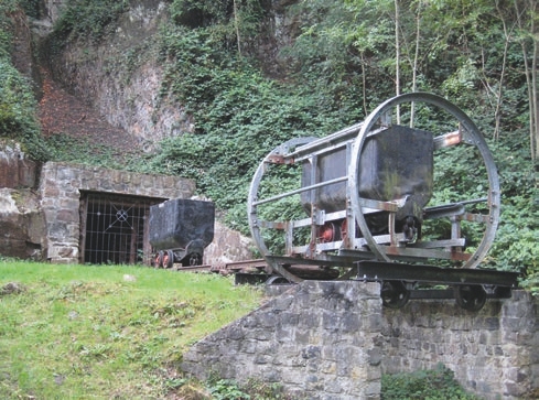  Architecture, Building, Outdoors, Shelter, Mining, Arch, Rock, Tunnel, Railway, Train, Transportation, Vehicle