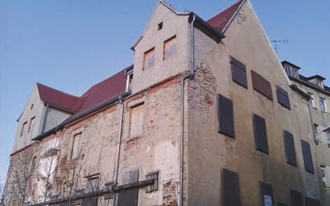 Home Damage, monument